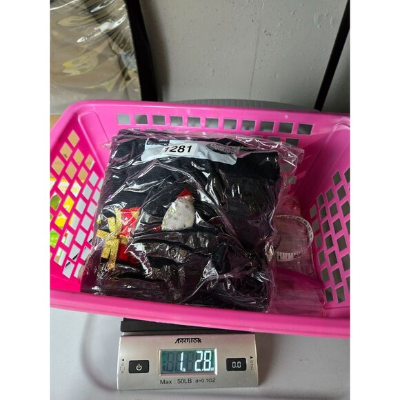 Vintage 2004 Heirloom Collectibles Christmas Sequin Embellished Santa Sweater L - Picture 13 of 13